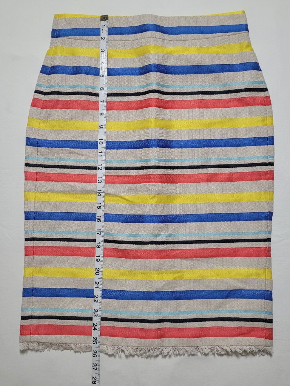 J. Crew Striped Jacquard Knee Length Pencil Skirt Frayed Hem Size 6 Preppy - Picture 7 of 12